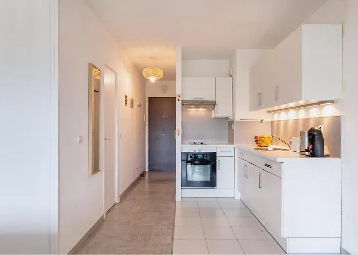 Joli Grand Terrasse Lit 180x200 Vue 10min Plages Appartement