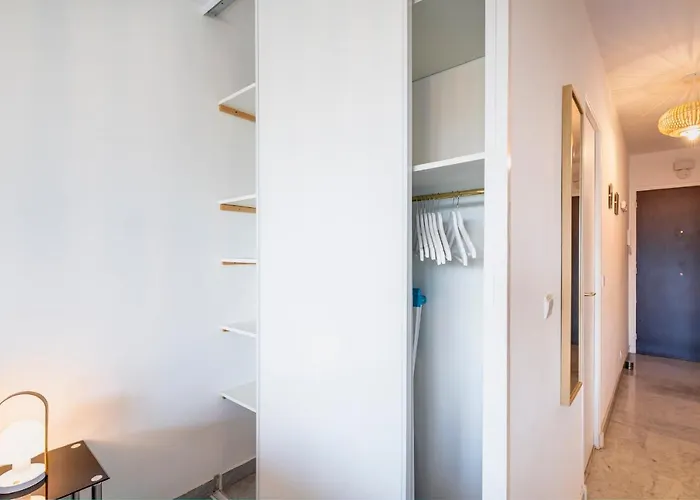 Joli Grand Terrasse Lit 180x200 Vue 10min Plages Appartement *